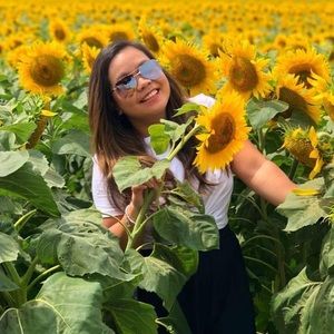 Meet your Posher, Queenie